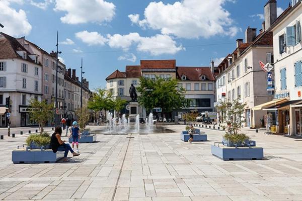 Detente Au Centre-Ville - Lons-Le-Saunier Buitenkant foto